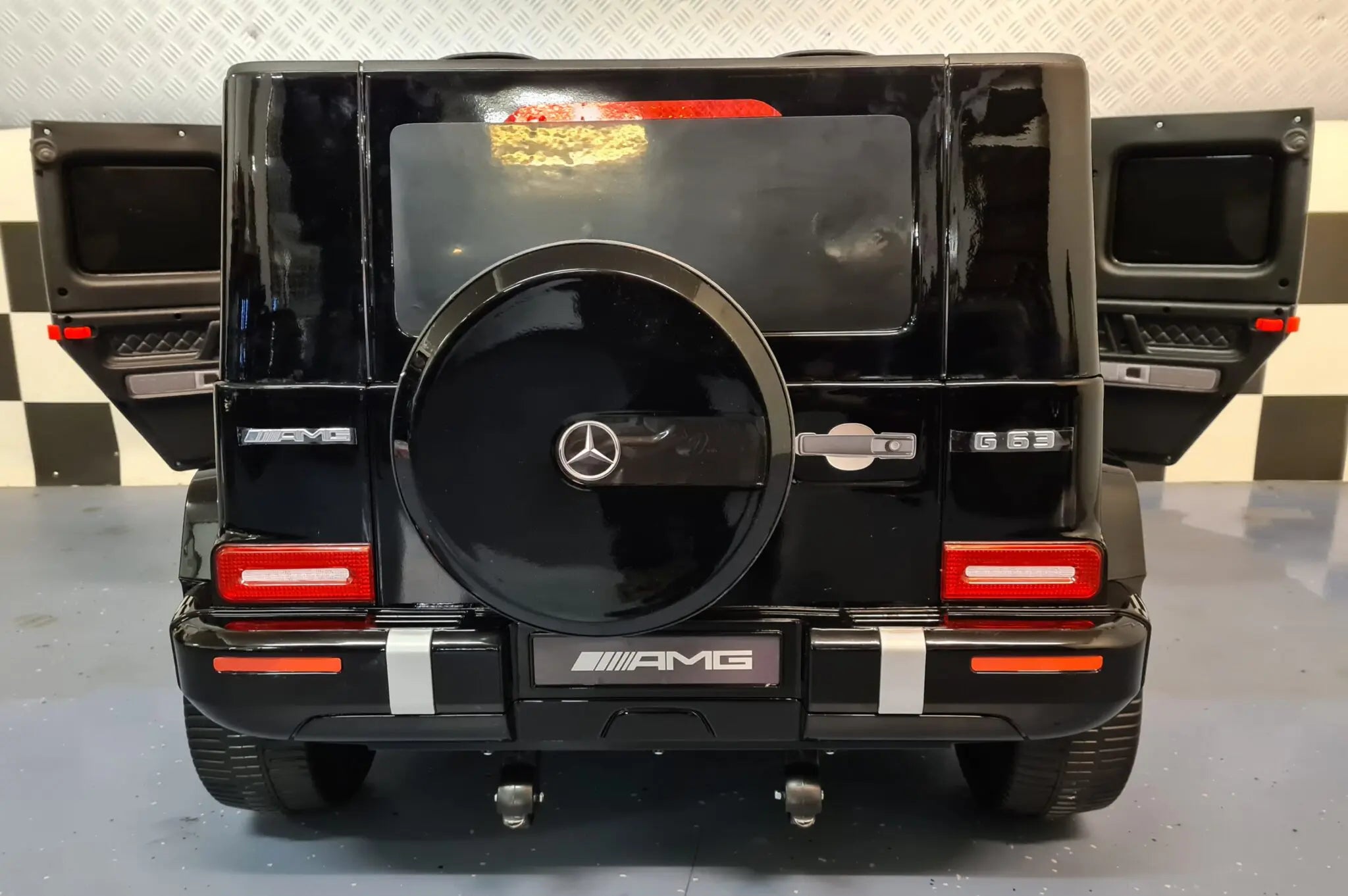 Mercedes G63 AMG 2-Sitzer Kinder Elektroauto lizenziert in weiß oder schwarz – Leder, 8km/h, EVA, Fernbedienung, MP3, Stoßdämpfer