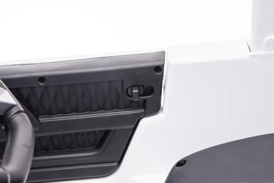 Mercedes G63 AMG 6x6 Kinder Elektroauto lizenziert in weiß oder schwarz – Leder, EVA, Fernbedienung, MP3